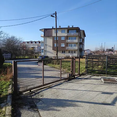 Verde Apartments *